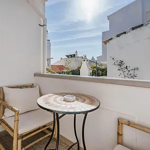 Lovely In With Terrace - Close To Lagos